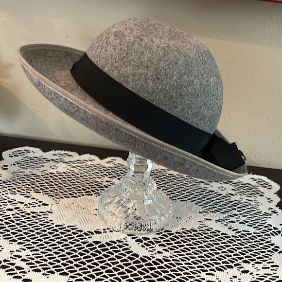 Two beautiful winter hats black and grey one size - Picture 2 of 5